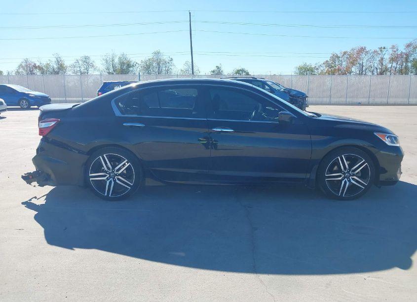 Photo 13 of 2016 Honda Accord SPORT (VIN 1HGCR2F66GA036095)