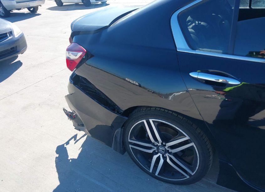 Photo 18 of 2016 Honda Accord SPORT (VIN 1HGCR2F66GA036095)