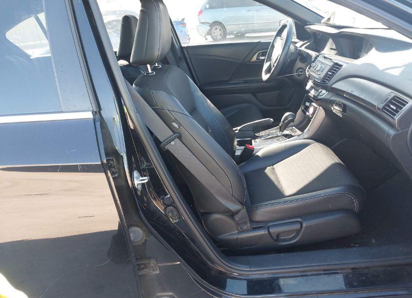 Photo 5 of 2016 Honda Accord SPORT (VIN 1HGCR2F66GA036095)