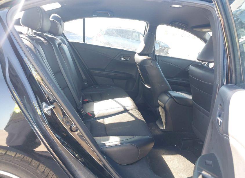 Photo 8 of 2016 Honda Accord SPORT (VIN 1HGCR2F66GA036095)