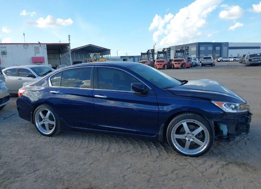 Photo 13 of 2016 Honda Accord SPORT (VIN 1HGCR2F66GA215298)