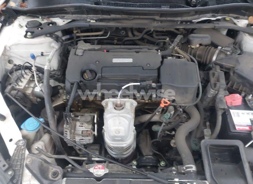 Photo 10 of 2017 Honda Accord SPORT (VIN 1HGCR2F66HA071981)