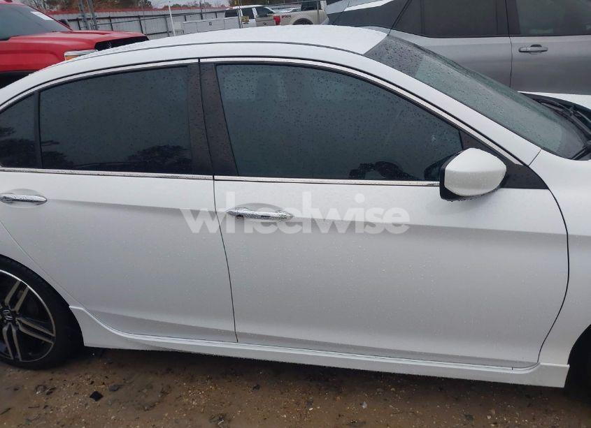 Photo 14 of 2017 Honda Accord SPORT (VIN 1HGCR2F66HA071981)