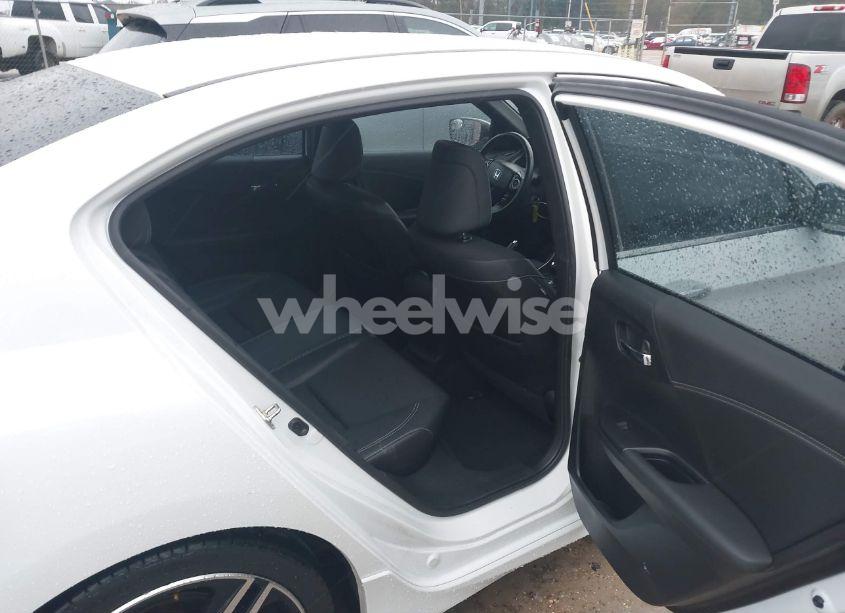 Photo 8 of 2017 Honda Accord SPORT (VIN 1HGCR2F66HA071981)