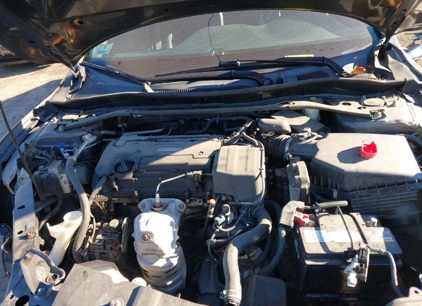 Photo 10 of 2017 Honda Accord SPORT (VIN 1HGCR2F68HA050999)