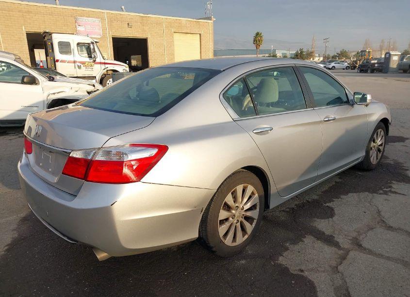 Photo 4 of 2013 Honda Accord EX (VIN 1HGCR2F70DA212935)