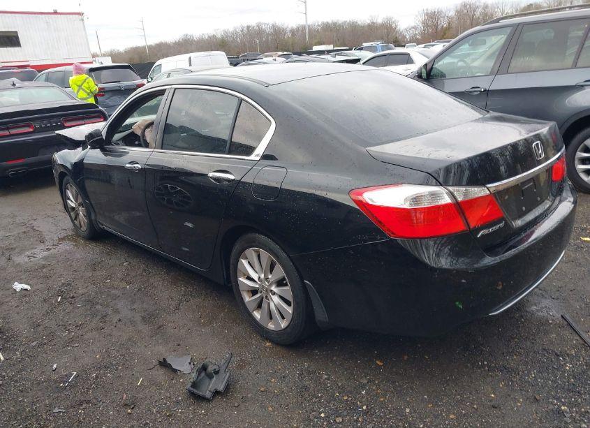 Photo 3 of 2015 Honda Accord EX (VIN 1HGCR2F70FA068810)