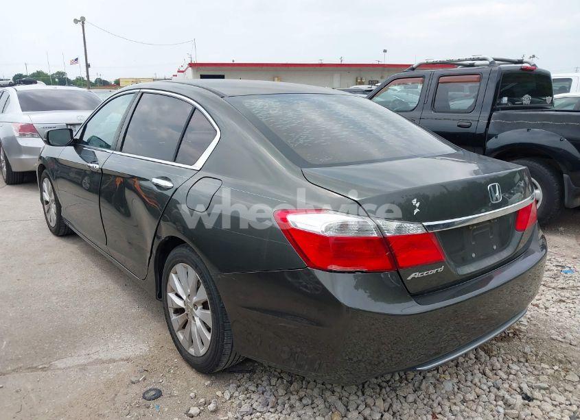 Photo 3 of 2015 Honda Accord EX (VIN 1HGCR2F70FA133400)