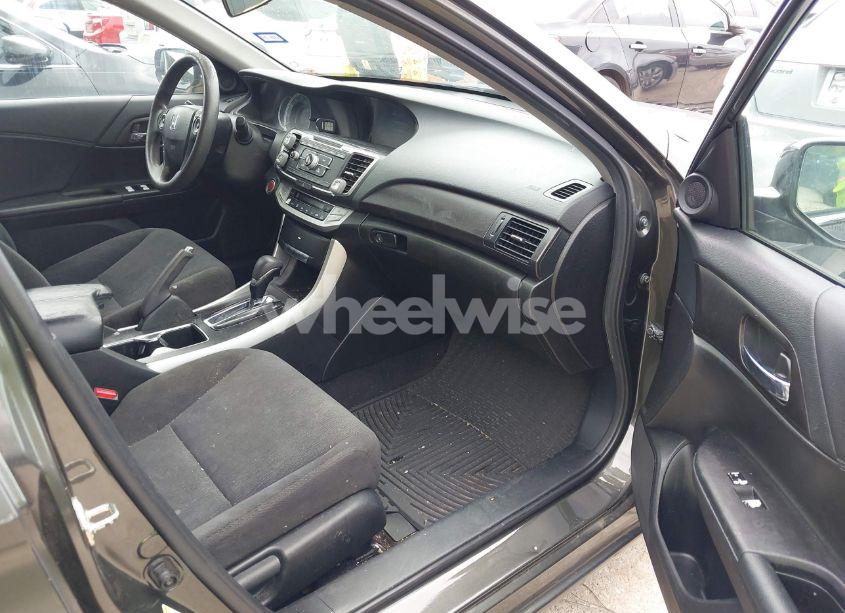 Photo 5 of 2015 Honda Accord EX (VIN 1HGCR2F70FA133400)