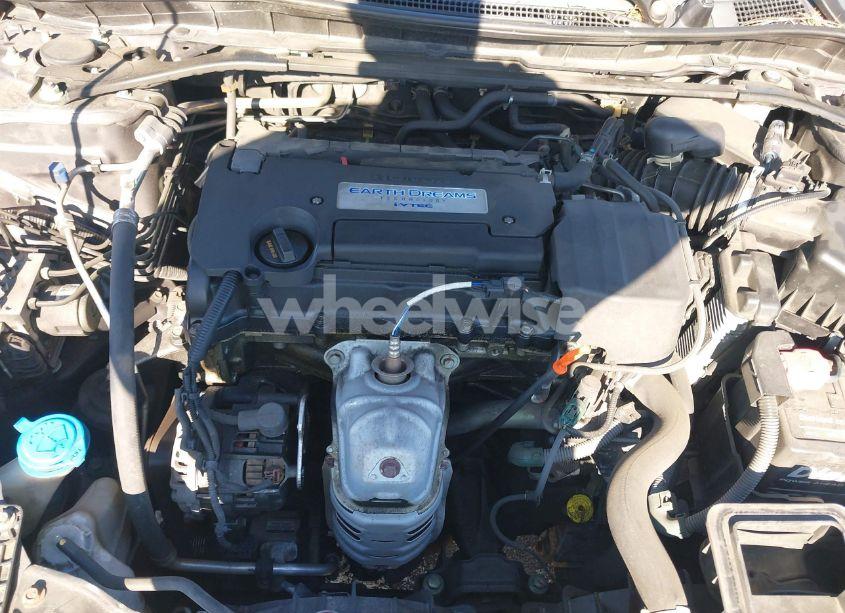 Photo 10 of 2015 Honda Accord EX (VIN 1HGCR2F70FA170026)