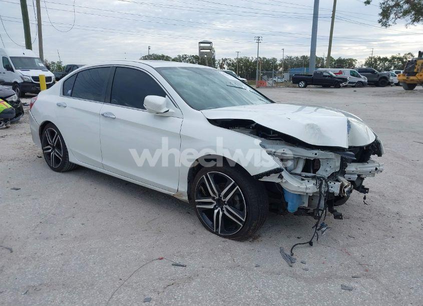 2017 Honda Accord EX (VIN 1HGCR2F70HA211189) main photo