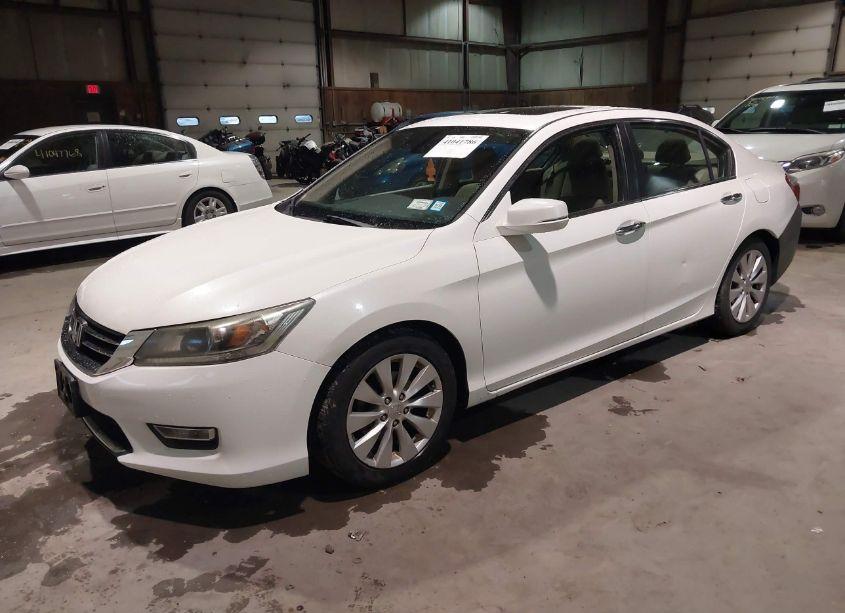 Photo 2 of 2013 Honda Accord EX (VIN 1HGCR2F71DA017894)