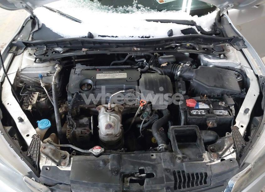 Photo 10 of 2013 Honda Accord EX (VIN 1HGCR2F71DA028961)