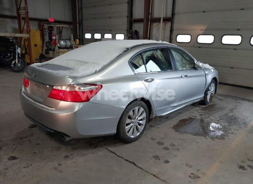 Photo 4 of 2013 Honda Accord EX (VIN 1HGCR2F71DA028961)
