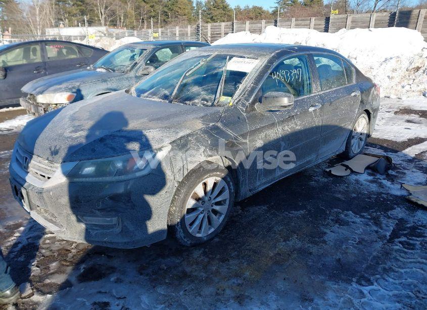 Photo 2 of 2013 Honda Accord EX (VIN 1HGCR2F71DA237875)