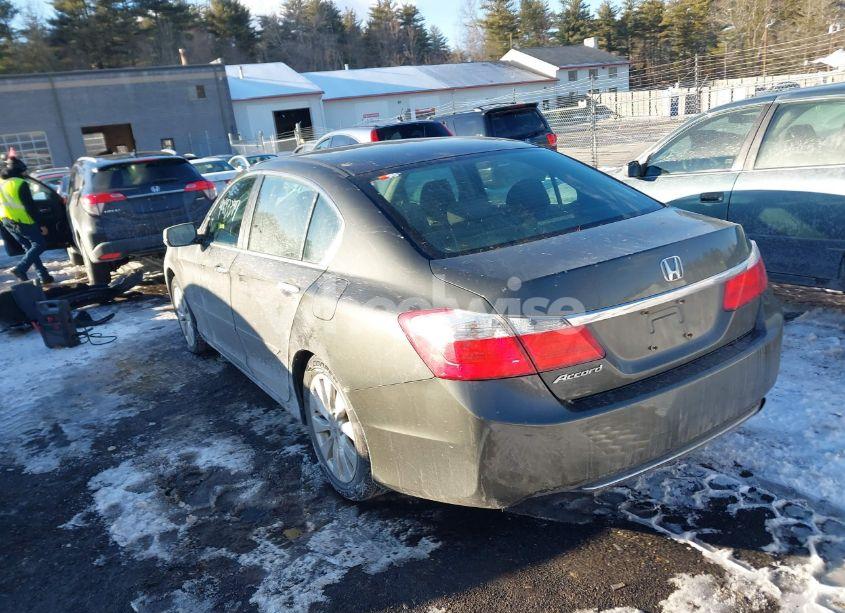 Photo 3 of 2013 Honda Accord EX (VIN 1HGCR2F71DA237875)