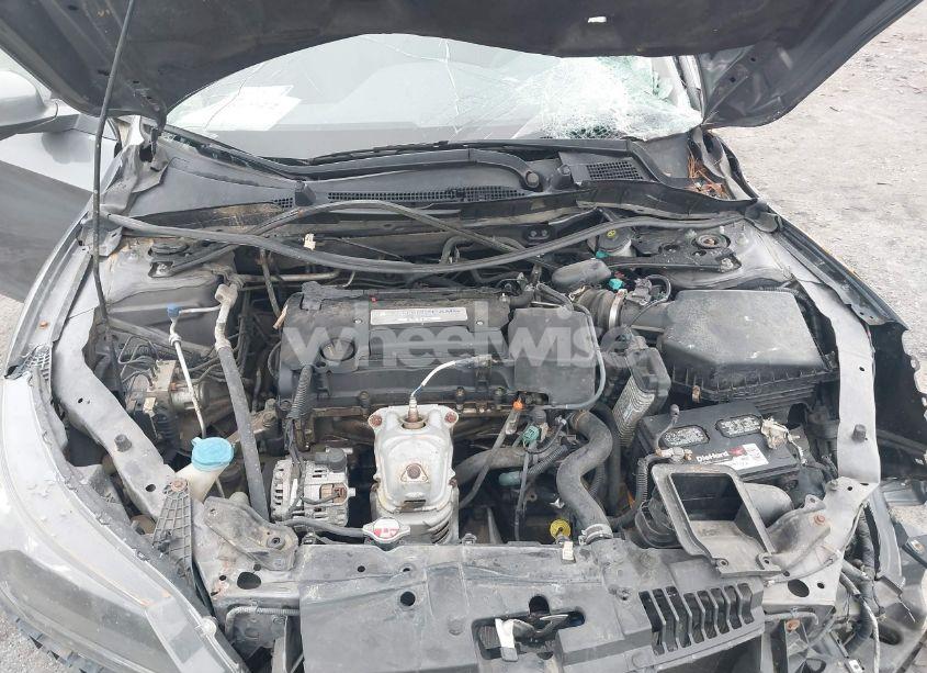 Photo 10 of 2015 Honda Accord EX (VIN 1HGCR2F71FA047562)