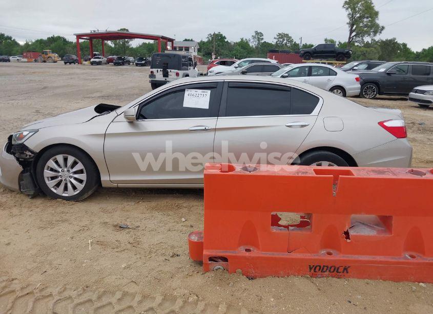 Photo 14 of 2015 Honda Accord EX (VIN 1HGCR2F71FA097104)