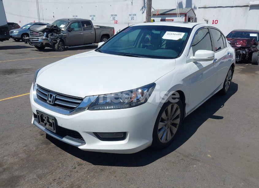 Photo 2 of 2015 Honda Accord EX (VIN 1HGCR2F71FA183433)