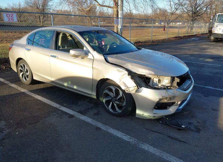 2016 Honda Accord EX (VIN 1HGCR2F71GA084001) main photo