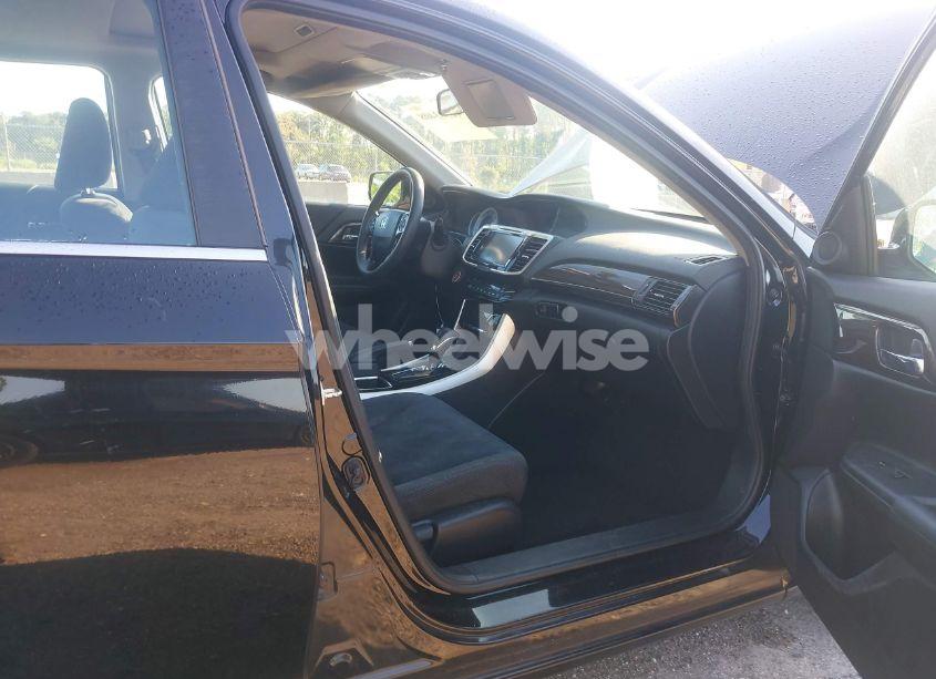 Photo 5 of 2017 Honda Accord EX (VIN 1HGCR2F71HA060718)