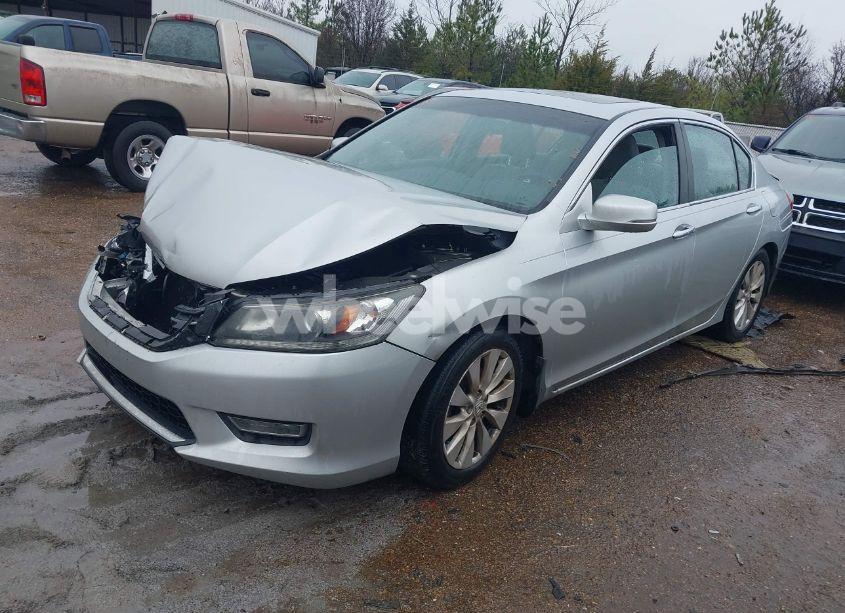 Photo 2 of 2013 Honda Accord EX (VIN 1HGCR2F72DA042108)