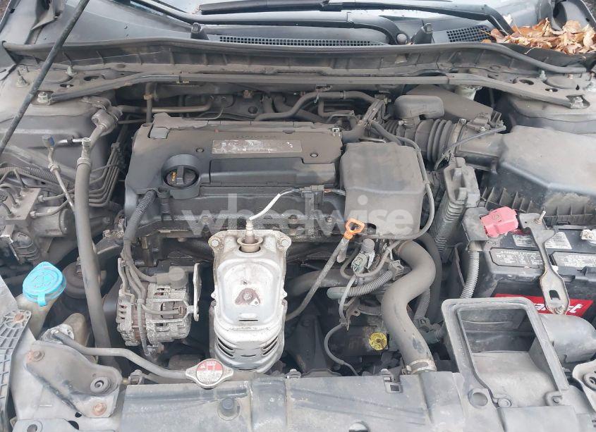 Photo 10 of 2015 Honda Accord EX (VIN 1HGCR2F72FA002873)