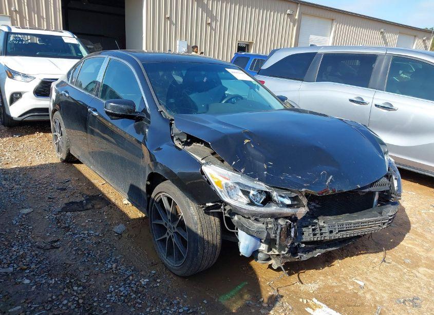 2017 Honda Accord EX (VIN 1HGCR2F72HA004335) main photo