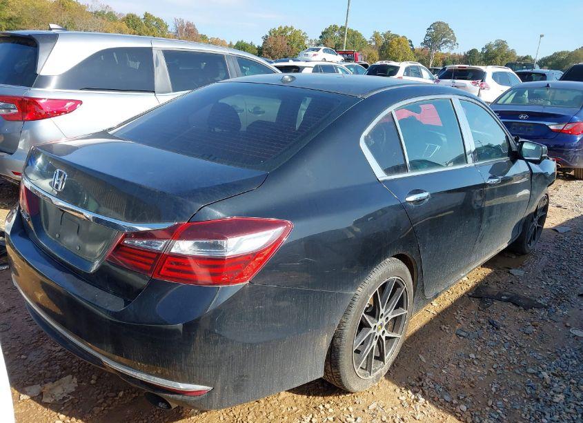 Photo 4 of 2017 Honda Accord EX (VIN 1HGCR2F72HA004335)