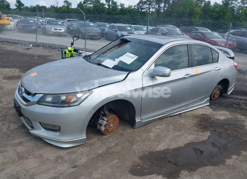 Photo 2 of 2013 Honda Accord EX (VIN 1HGCR2F73DA162760)