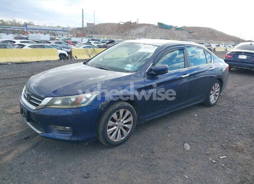 Photo 2 of 2013 Honda Accord EX (VIN 1HGCR2F74DA047214)