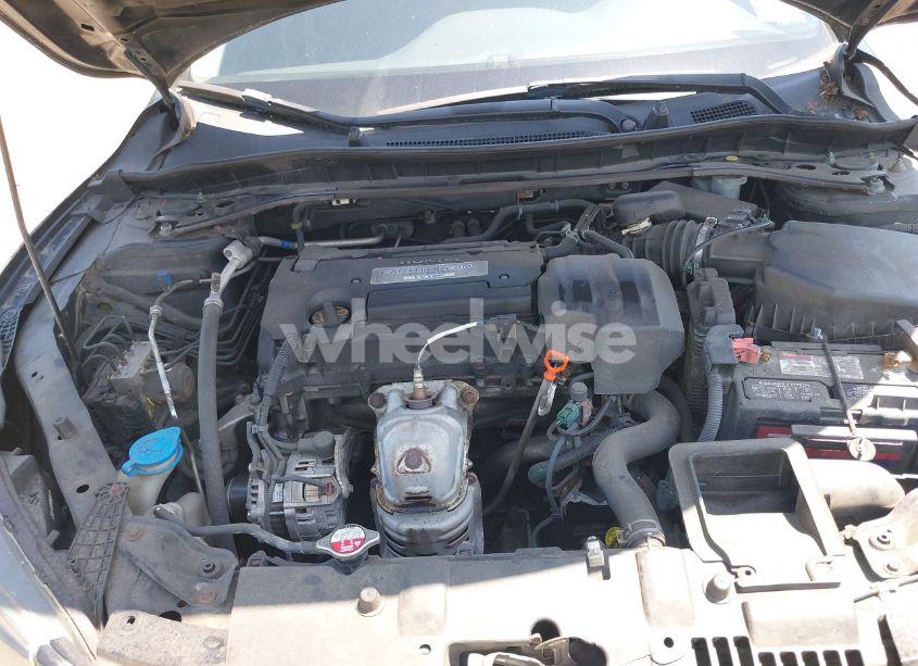 Photo 10 of 2013 Honda Accord EX (VIN 1HGCR2F74DA259692)