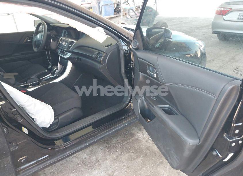 Photo 5 of 2014 Honda Accord EX (VIN 1HGCR2F74EA081896)