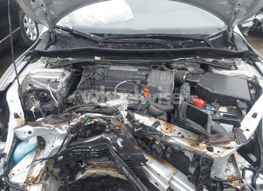 Photo 10 of 2015 Honda Accord EX (VIN 1HGCR2F74FA030299)