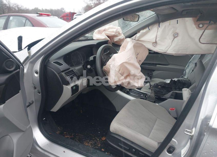 Photo 5 of 2015 Honda Accord EX (VIN 1HGCR2F74FA030299)