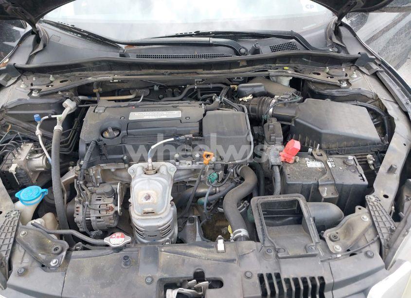 Photo 10 of 2015 Honda Accord EX (VIN 1HGCR2F74FA098828)