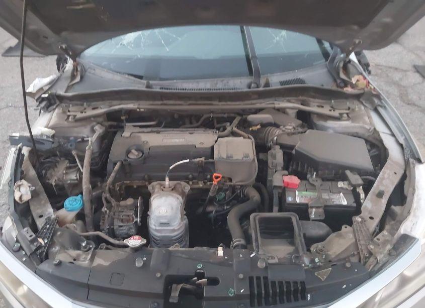 Photo 10 of 2016 Honda Accord EX (VIN 1HGCR2F74GA096952)