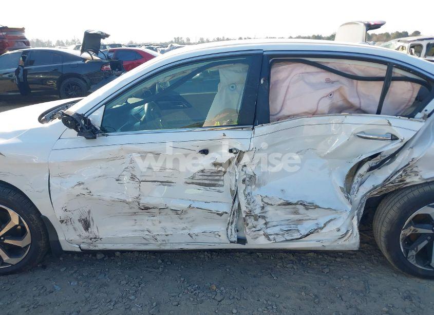 Photo 15 of 2016 Honda Accord EX (VIN 1HGCR2F74GA154932)