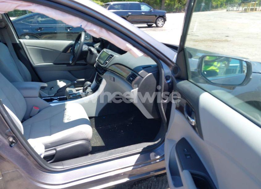 Photo 5 of 2017 Honda Accord EX (VIN 1HGCR2F74HA002361)