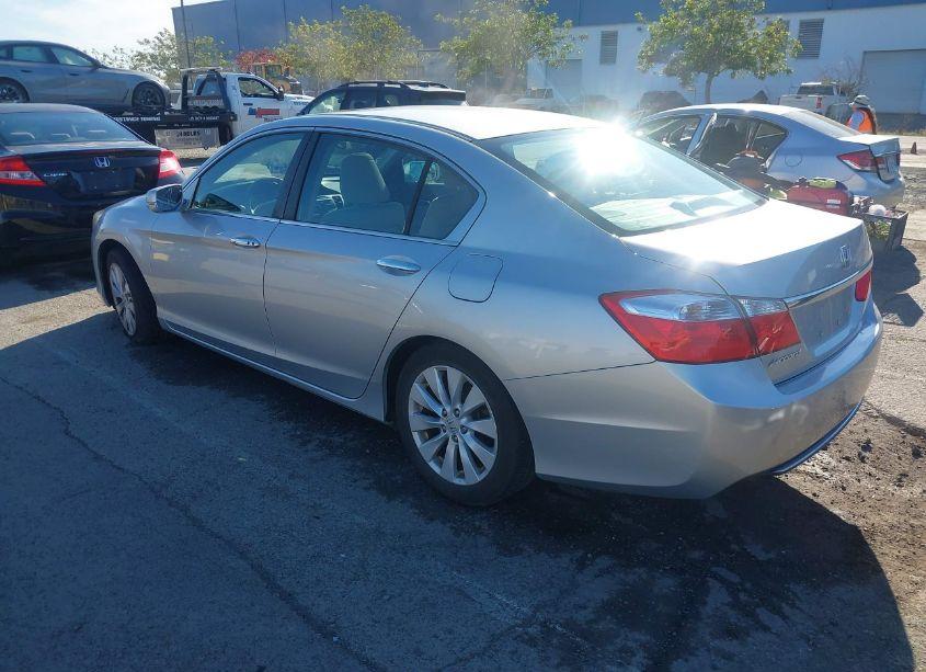 Photo 3 of 2014 Honda Accord EX (VIN 1HGCR2F75EA281783)