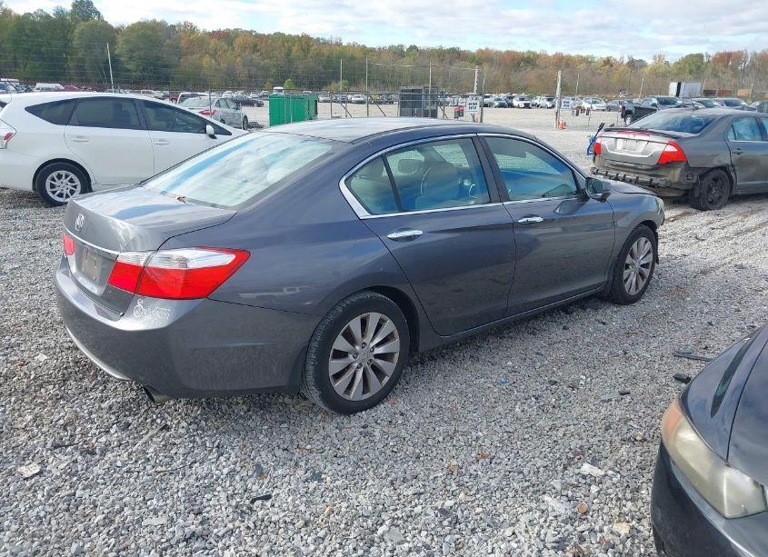 Photo 4 of 2015 Honda Accord EX (VIN 1HGCR2F75FA041117)