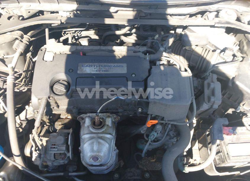 Photo 10 of 2015 Honda Accord EX (VIN 1HGCR2F75FA186903)