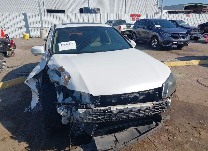 Photo 13 of 2015 Honda Accord EX (VIN 1HGCR2F75FA220872)