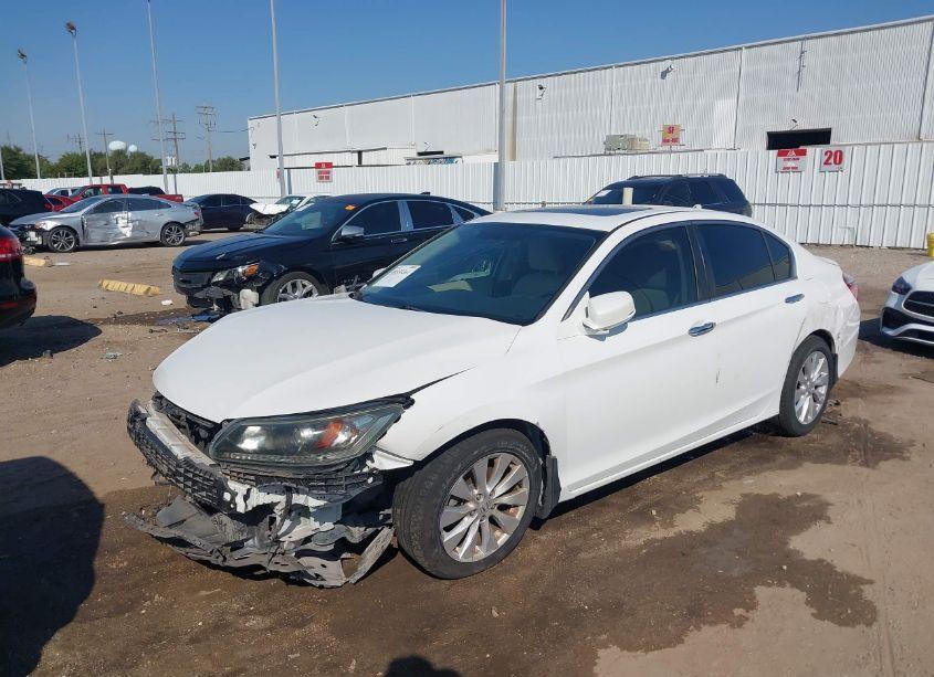 Photo 2 of 2015 Honda Accord EX (VIN 1HGCR2F75FA220872)