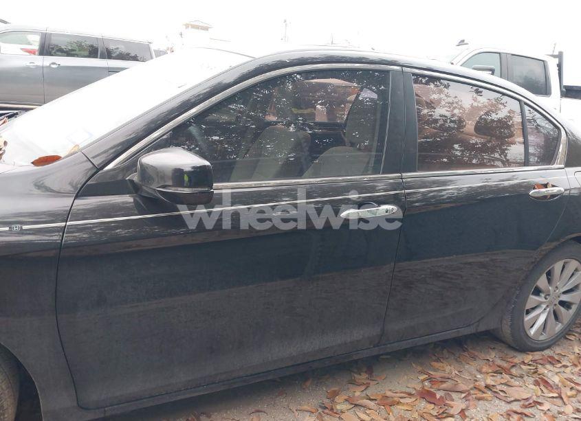 Photo 15 of 2015 Honda Accord EX (VIN 1HGCR2F75FA238272)