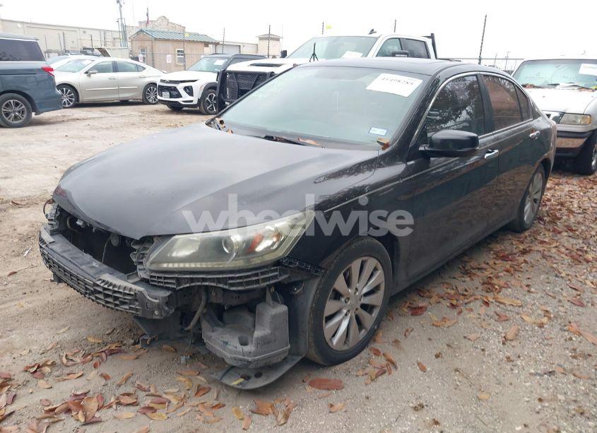 Photo 2 of 2015 Honda Accord EX (VIN 1HGCR2F75FA238272)