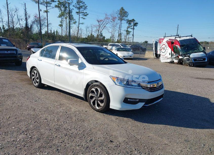 2017 Honda Accord EX (VIN 1HGCR2F75HA130334) main photo