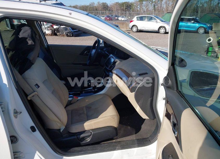 Photo 5 of 2017 Honda Accord EX (VIN 1HGCR2F75HA130334)