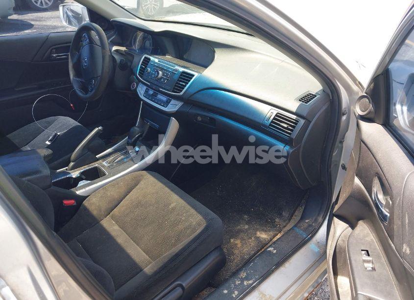 Photo 5 of 2013 Honda Accord EX (VIN 1HGCR2F76DA023187)