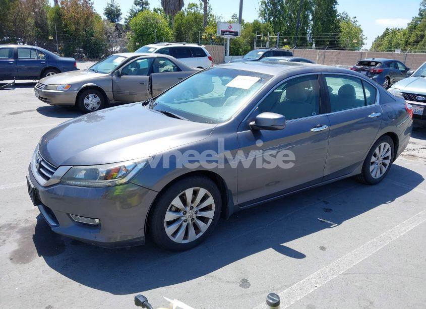 Photo 2 of 2013 Honda Accord EX (VIN 1HGCR2F76DA033881)